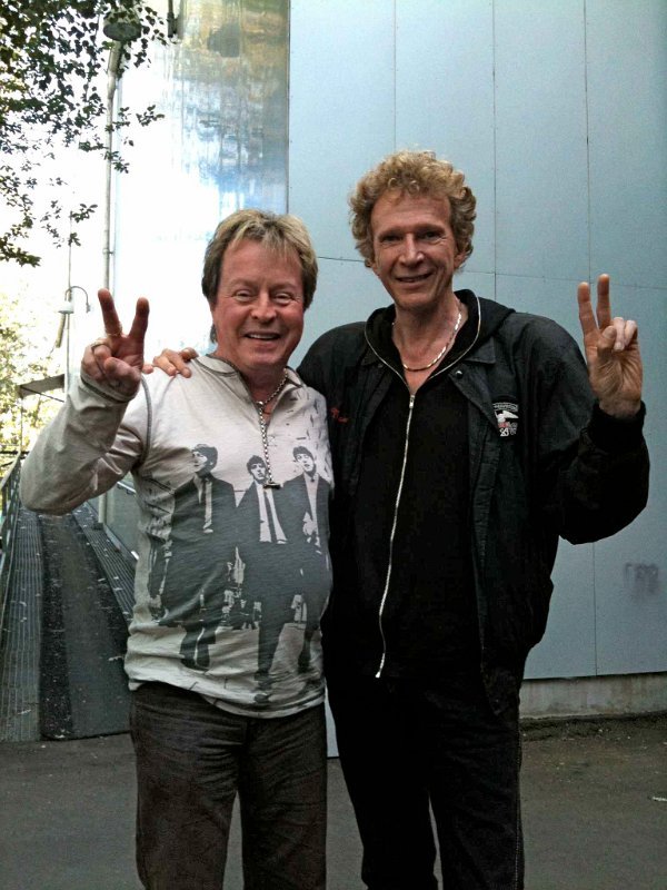 With_Rick_Derringer.jpg -  Mason with Rick Derringer at the Ringo Starr concert in Göteborg  2011 